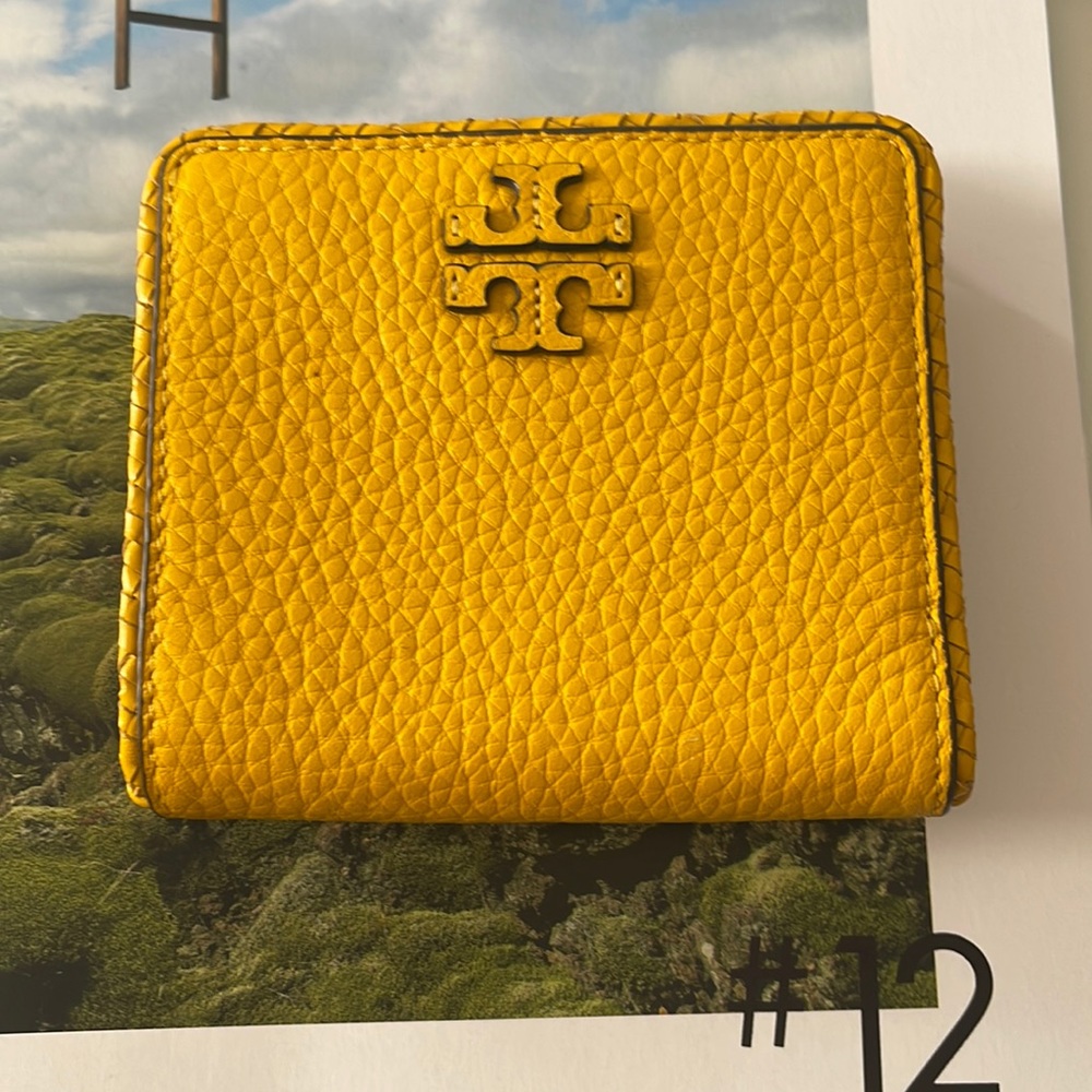 Tory burch wallet